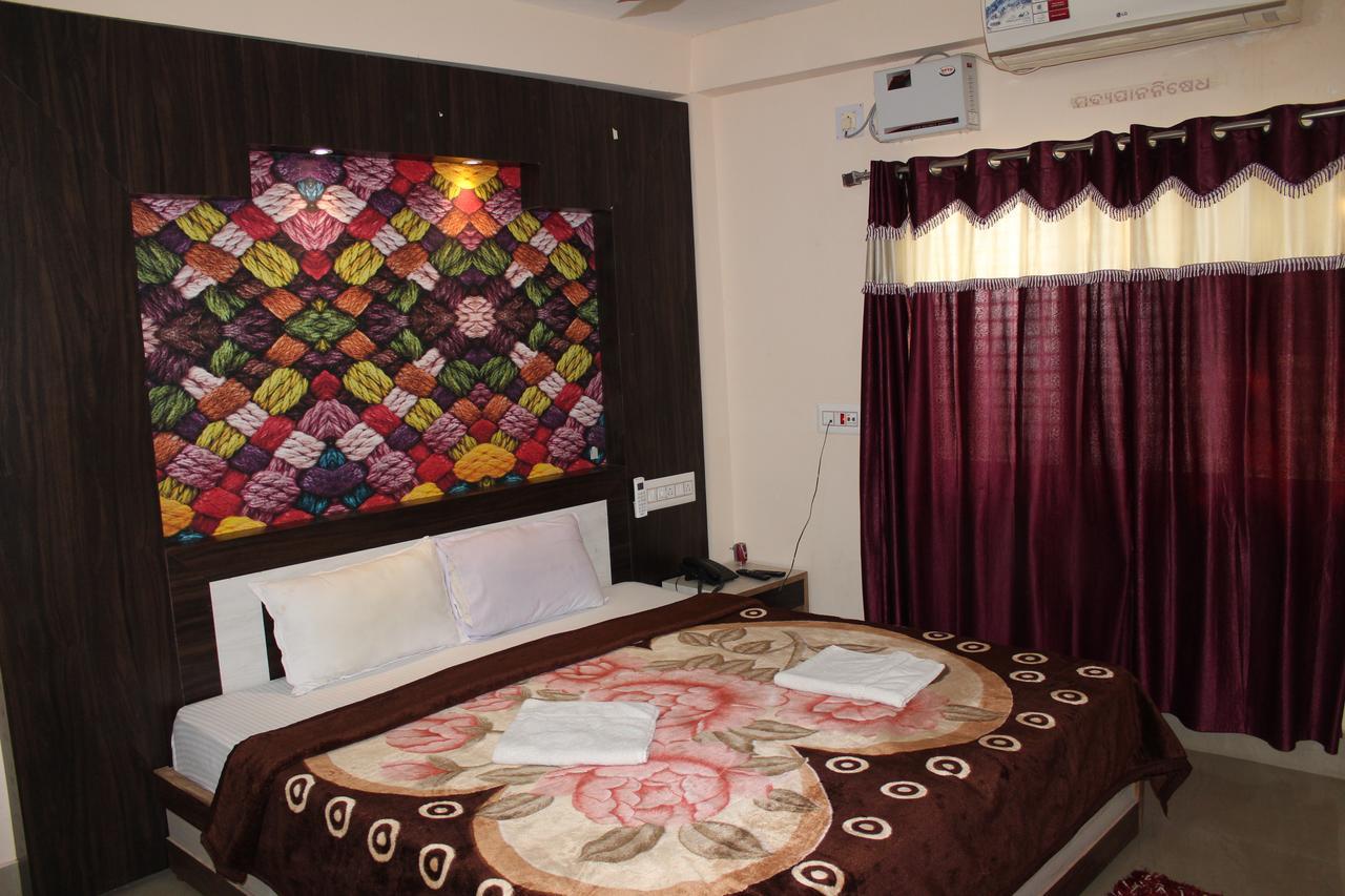 Hotel Sun Plaza-Near Konark Sun Temple- Couple Friendly-Best Choice Of Travellers Екстериор снимка