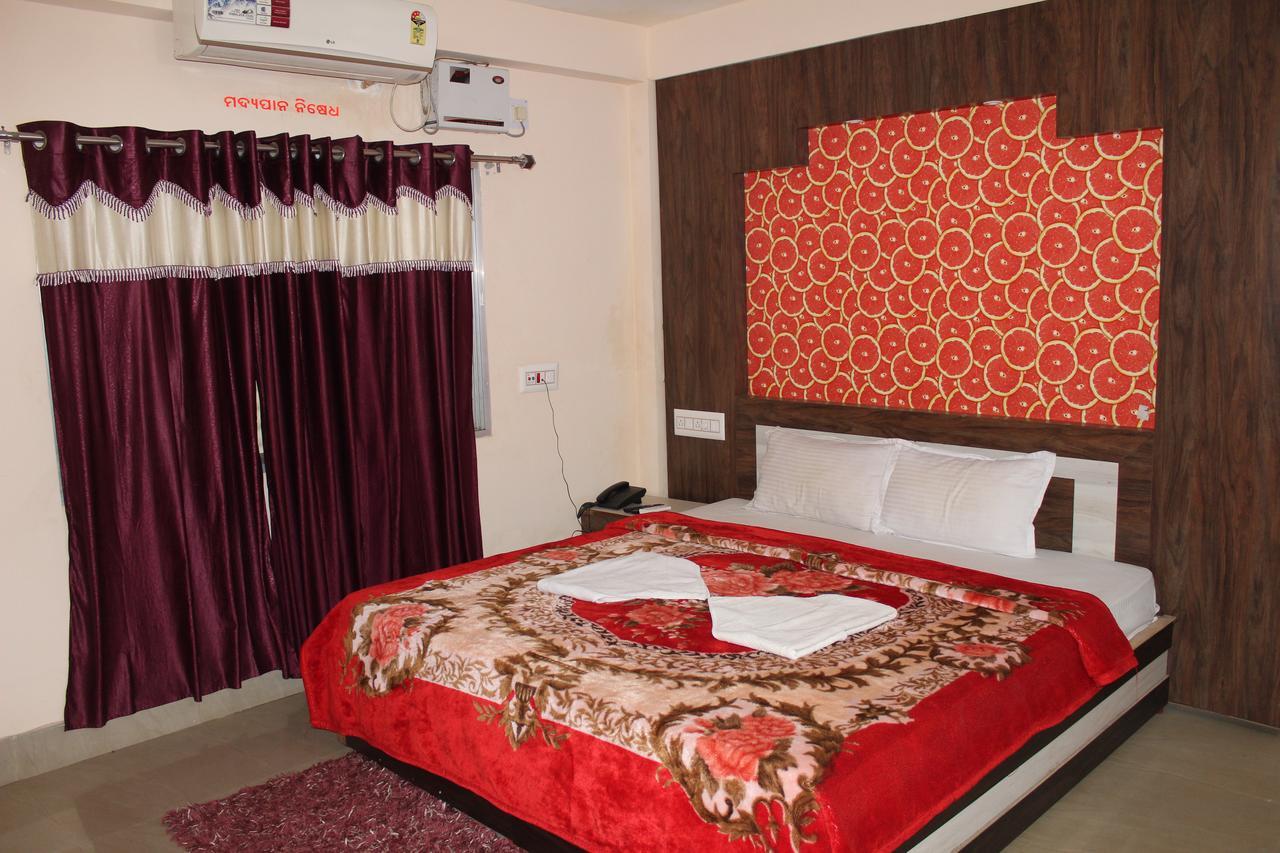 Hotel Sun Plaza-Near Konark Sun Temple- Couple Friendly-Best Choice Of Travellers Екстериор снимка